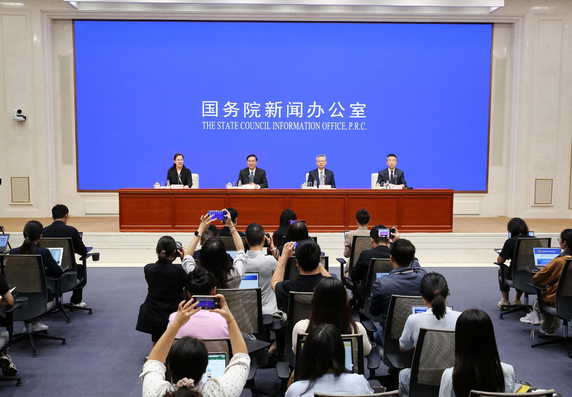 张玉卓、、、国资、、、央企、、、国资委、、、书记、、、主任、、、国企、、、企业刷新